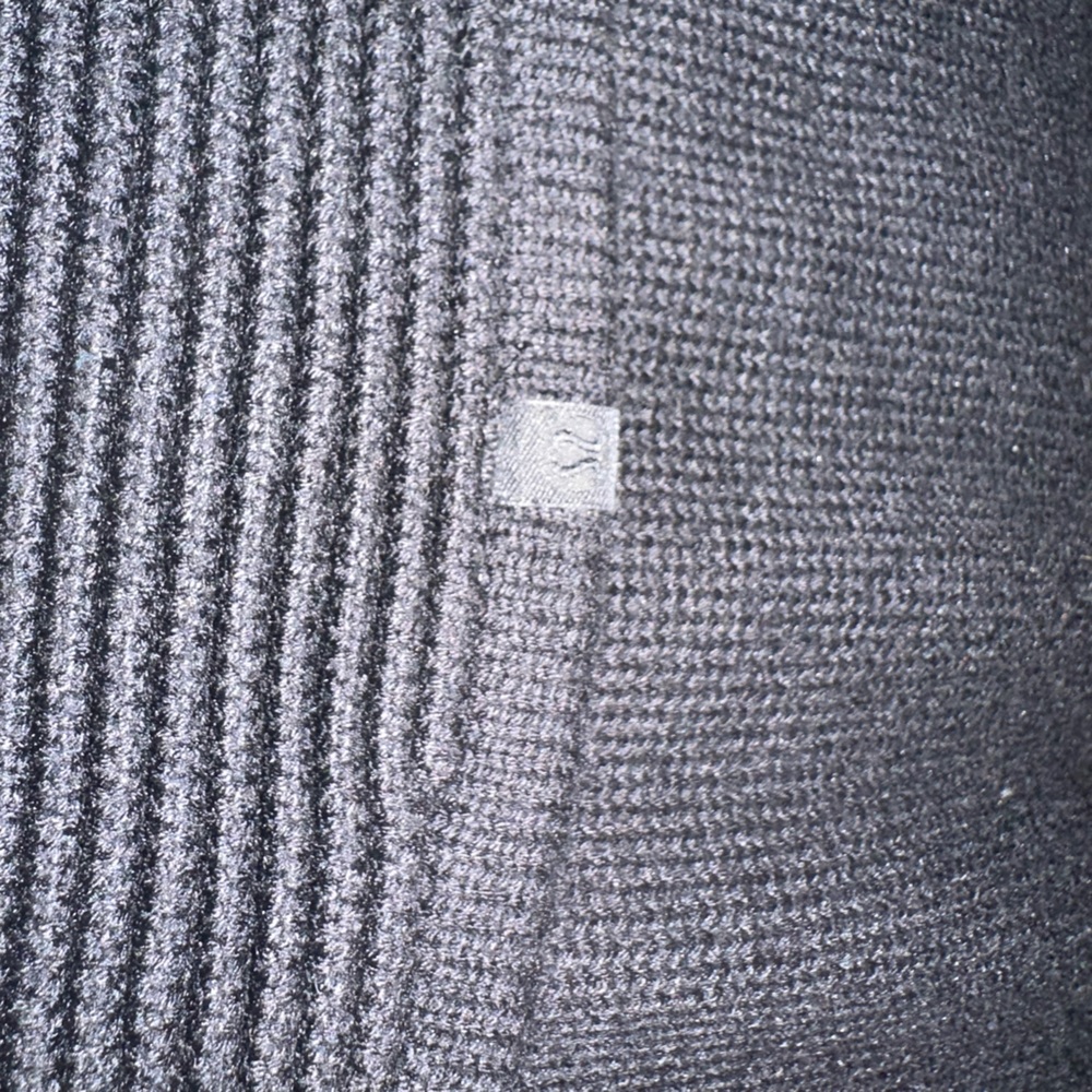 LULULEMON - Picture 7 of 11